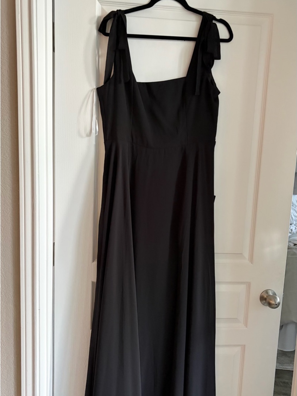 NWT Lulu's Love Me Forever Black Tie-Strap Square
Neck Maxi Dress Gown